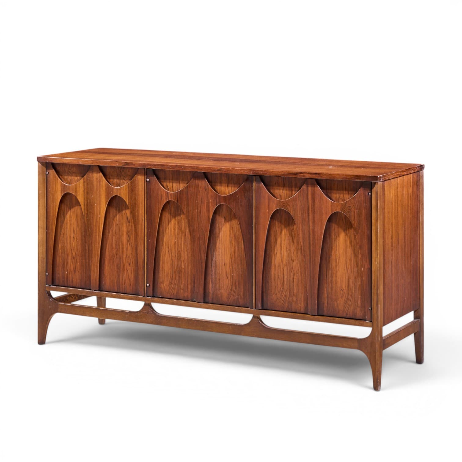 Broyhill Furniture Lenoir N C Broyhill Brasilia Rosewood Credenza - 0564 — alternate view 3